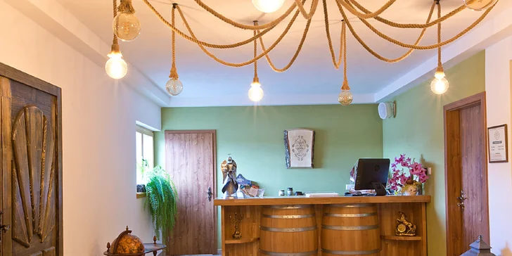Vstup do Zbojníckeho SPA & WELLNESS s pivným kúpeľom alebo večerou pre 2 osoby