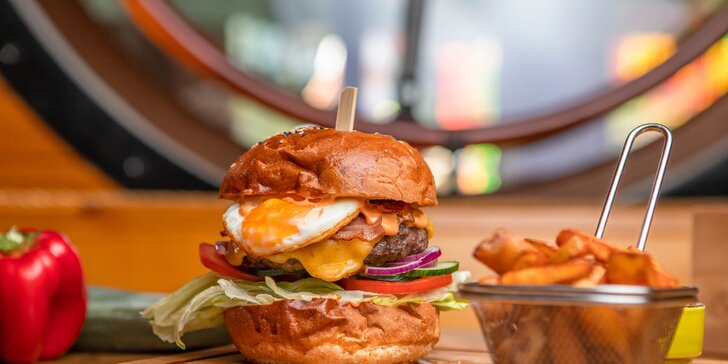 5 druhov peckových burgerov s hranolčekmi v novom Duna Pube