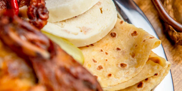 Kačacie hody pre 4 osoby v DUNA Pub & restaurant jesen 2021