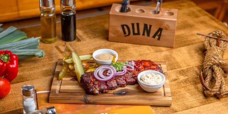 Pečené mäsové špeciality v DUNA Pub & Restaurant