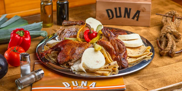 Kačacie hody pre 4 osoby v DUNA Pub & restaurant jesen 2021