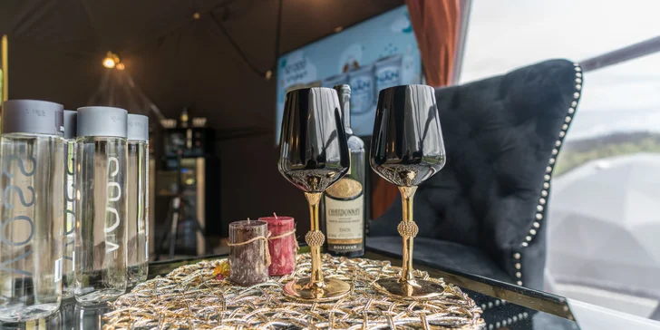 Vyhľadávaná romantika v luxusných kupolách s vírivkou a výhľadom na hory