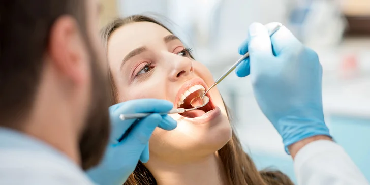 Získajte oslnivý úsmev s bielením zubov a dentálnou hygienou!