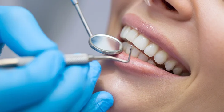 Získajte oslnivý úsmev s bielením zubov a dentálnou hygienou!
