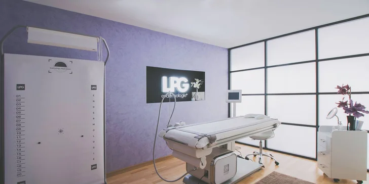 Vysnívaná postava a tvár s revolučným prístrojom LPG