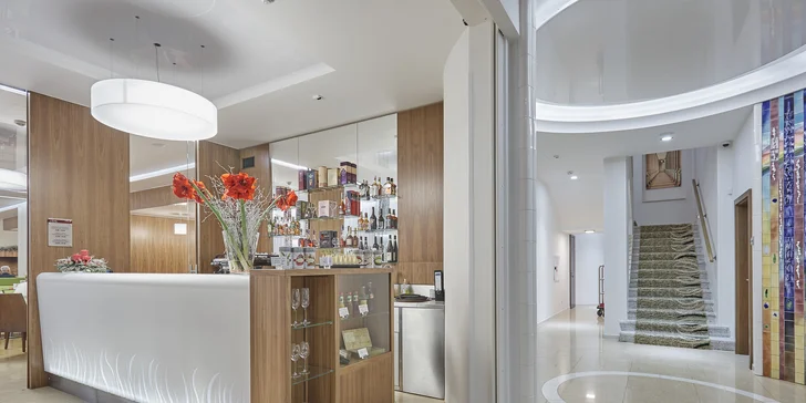 4* hotel iba 2 minúty od kolonády: raňajky alebo polpenzia, neobmedzený vstup do wellness a procedúry
