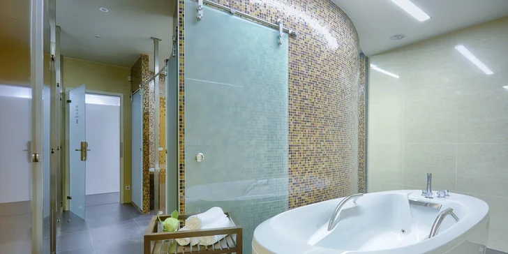 4* hotel iba 2 minúty od kolonády: raňajky alebo polpenzia, neobmedzený vstup do wellness a procedúry