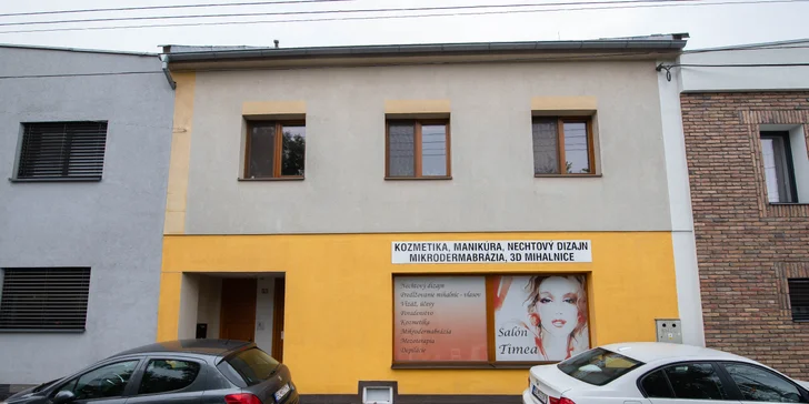 Diamantová mikrodermabrázia či blahodarné ošetrenie facerollerom z ruženínu