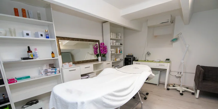 Diamantová mikrodermabrázia či blahodarné ošetrenie facerollerom z ruženínu