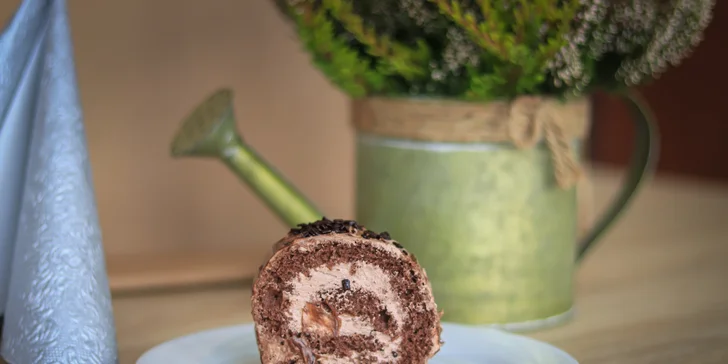 Lahodné zákusky či torta z cukrárne Fajnotka až ku vám domov!