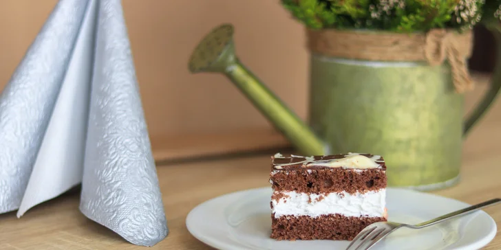 Lahodné zákusky či torta z cukrárne Fajnotka až ku vám domov!