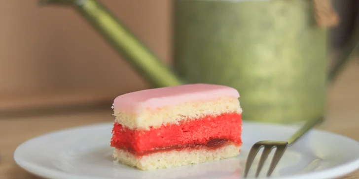 Lahodné zákusky či torta z cukrárne Fajnotka až ku vám domov!