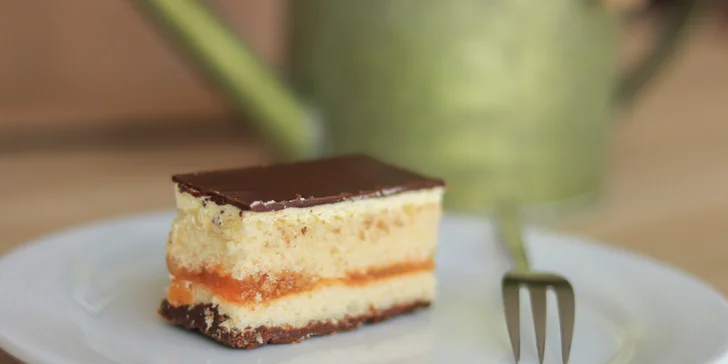 Lahodné zákusky či torta z cukrárne Fajnotka až ku vám domov!
