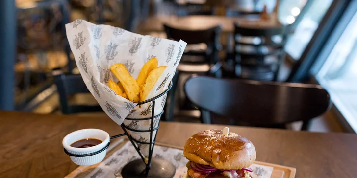 NOVINKA! Smoked burger zaúdený jemným dymom z ovocného dreva