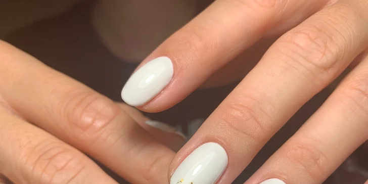 Gél lak, japonská alebo wellness manikúra v salóne Beauty Best
