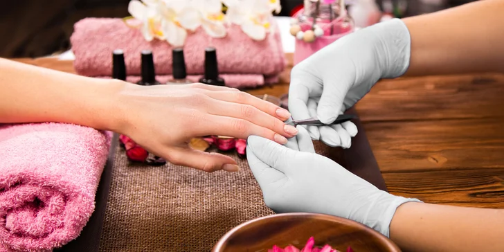 Gél lak, japonská alebo wellness manikúra v salóne Beauty Best