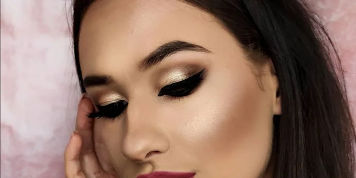 Úprava obočia, lash lifting či mini kurz líčenia s vizážistkou