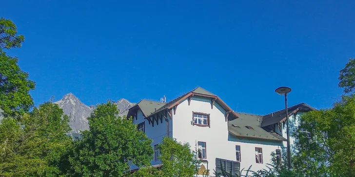 Pobyt s polpenziou v srdci Tatranskej Lomnice s výhľadom na Tatry