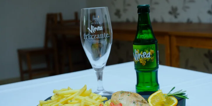 Kurací steak, bravčová živánska, stroganov z panenky alebo losos