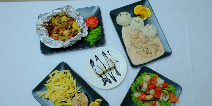 Kurací steak, bravčová živánska, stroganov z panenky alebo losos