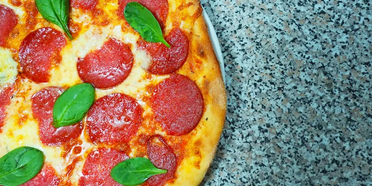 Donáška pizze podľa vlastného výberu z piatich druhov