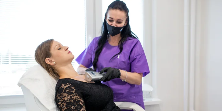 Neinvazívny lifting tváre pomocou pulznej hlavice HIFU v Scarlett Clinic