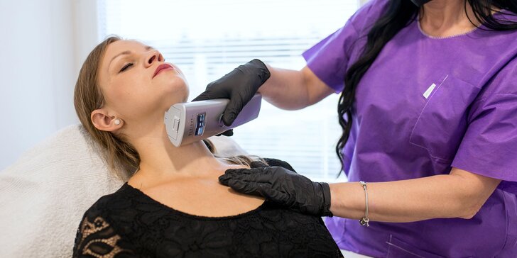 Neinvazívny lifting tváre pomocou pulznej hlavice HIFU v Scarlett Clinic