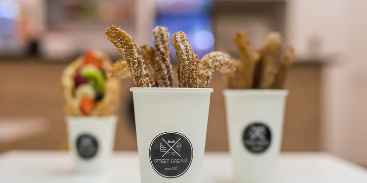 Lahodné bubble waffle alebo churros v STREET DREAMZ!