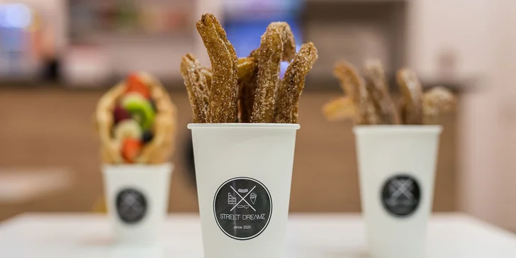 Lahodné bubble waffle alebo churros v STREET DREAMZ!