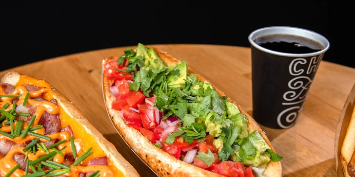 Hot dog či Poutine aj s bezodným nápojom od Chuck & Frida Bory Mall