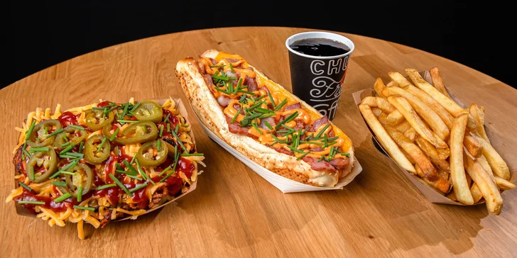 Hot dog či Poutine aj s bezodným nápojom od Chuck & Frida Bory Mall