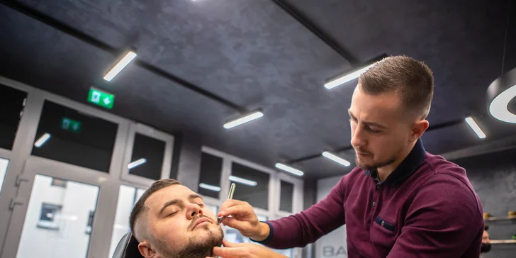 Profesionálny strih detí, pánov a úprava brady v Balkan Barbershop