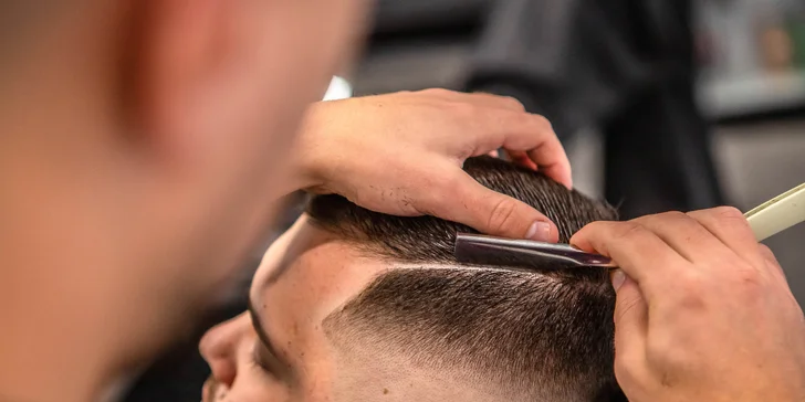 Profesionálny strih detí, pánov a úprava brady v Balkan Barbershop