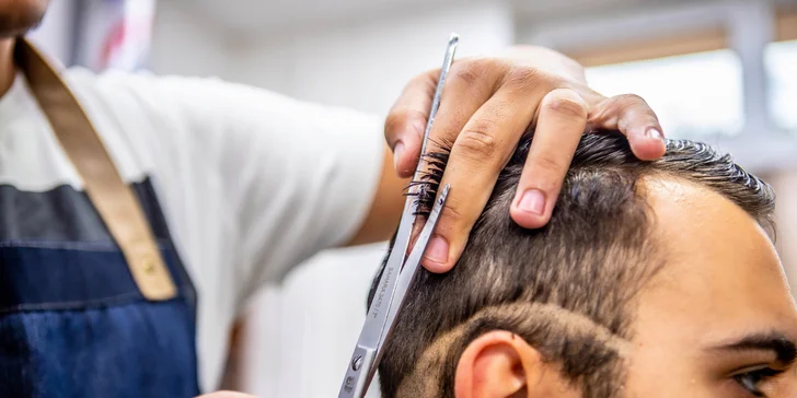 Profesionálny pánsky strih a úprava brady vo FATHER BARBER SHOP