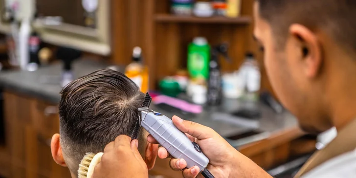 Profesionálny pánsky strih a úprava brady vo FATHER BARBER SHOP