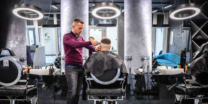 Profesionálny strih detí, pánov a úprava brady v Balkan Barbershop