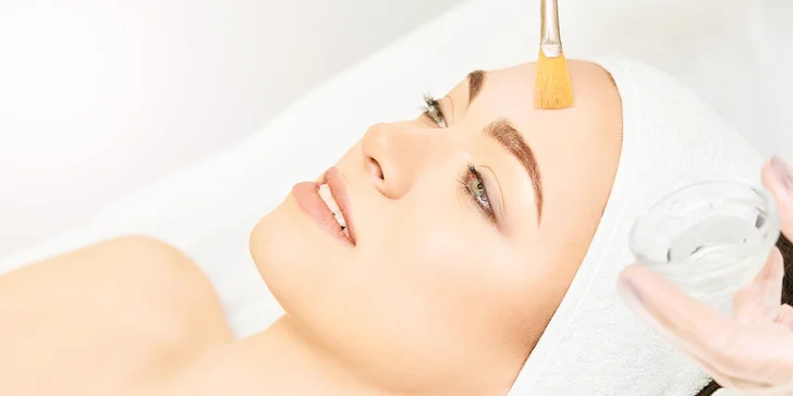 Kompletná kúra pomocou AHA kyselín v Adorée Beauty