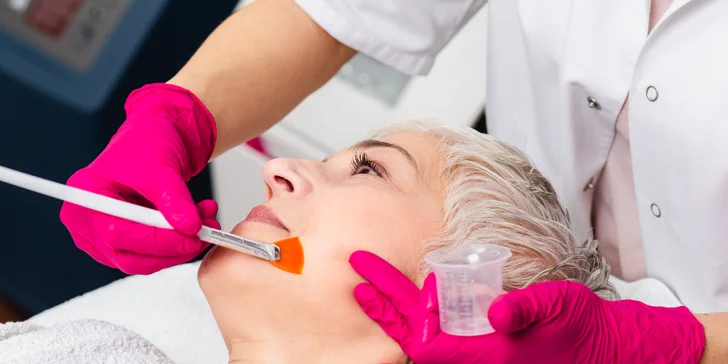 Kompletná kúra pomocou AHA kyselín v Adorée Beauty