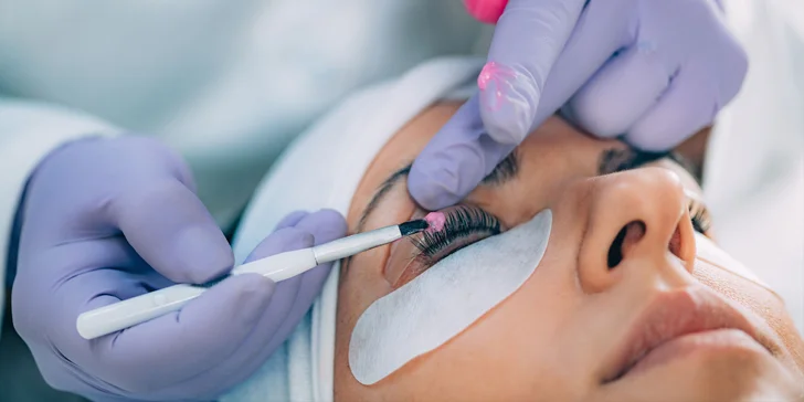 Lash lift & botox: prirodzené nadvihnutie a posilnenie mihalníc