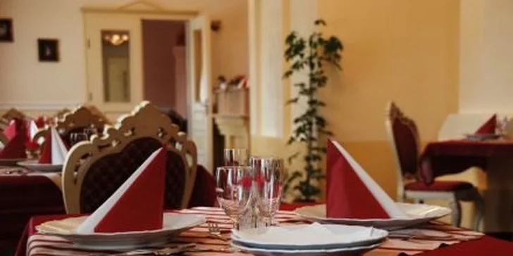 159 eur za romantický pobyt pre DVOCH na rozprávkovom zámku Kamenný Dvůr. Dobové interiéry, zámocká záhrada a slávnostná večera so zľavou 50 %