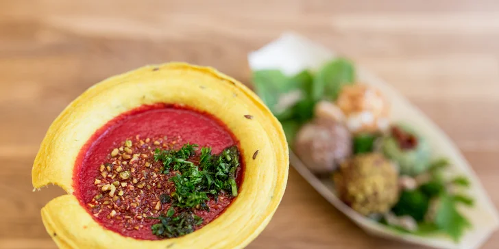 Polievka v chlebovom poháriku + vegetatarák v košickom Soupculture