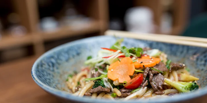Udon rezance s hovädzím mäsom a teriyaki omáčkou – rozvoz v rámci Košíc