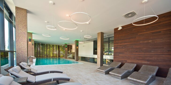 Luxusný wellness v Hot zóne s bazénom a možnosťou večere v Hoteli Lesná