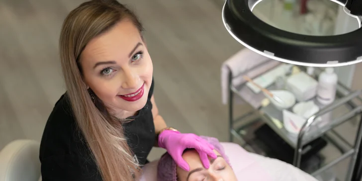 Perfektný permanentný make-up obočia, pier či očných liniek