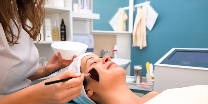 Ošetrenia pre nádhernú pleť: kavitačný peeling, sonoforéza, chemický peeling, LED terapia, masáž či ultrazvuk
