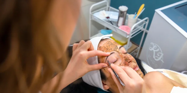 Ošetrenia pre nádhernú pleť: kavitačný peeling, sonoforéza, LED terapia, masáž či ultrazvuk