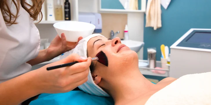 Ošetrenia pre nádhernú pleť: kavitačný peeling, sonoforéza, chemický peeling, LED terapia, masáž či ultrazvuk