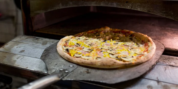 Zdravá pizza podľa vlastného výberu s čapovaným pivkom (mäsová i vegetariánska)
