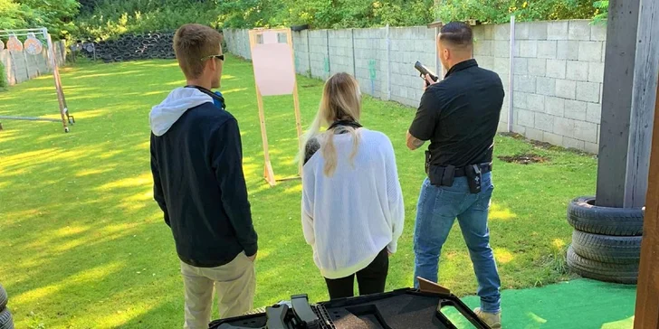 Vyskúšajte si streľbu zo zbraní podľa vlastného výberu až na 3 strelniciach