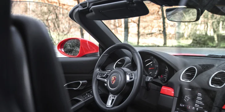 LAMBORGHINI, PORSCHE alebo FORD MUSTANG na veľkom pretekárskom okruhu v Brne alebo Moste: 1 až 5 kôl ako vodič či spolujazdec
